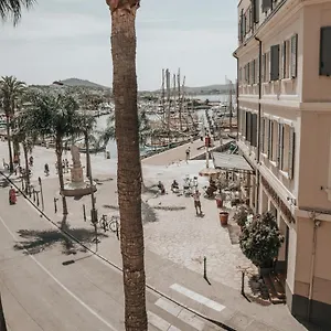 https://grand-studio-vue-mer-centre-ville-carte-parking.fr-provencehotel.com